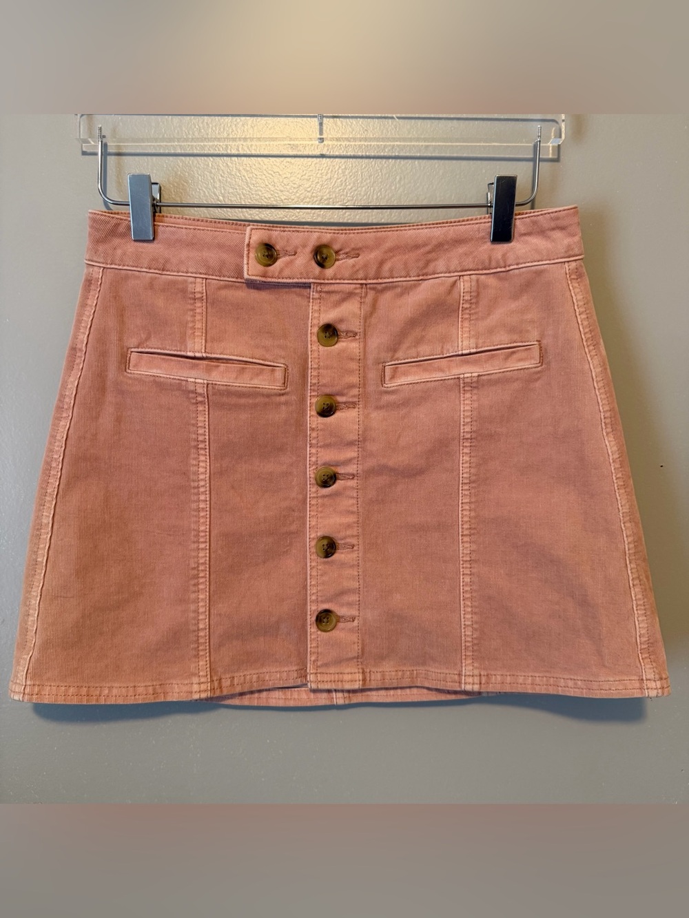American Eagle women's corduroy pink blush high rise skirt size 4